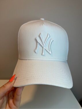 New Era White and Black 9FORTY Embroidered Baseball Cap ONE SIZE